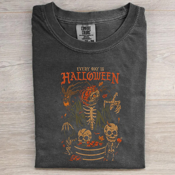 Vintage Halloween Graphic T-shirt