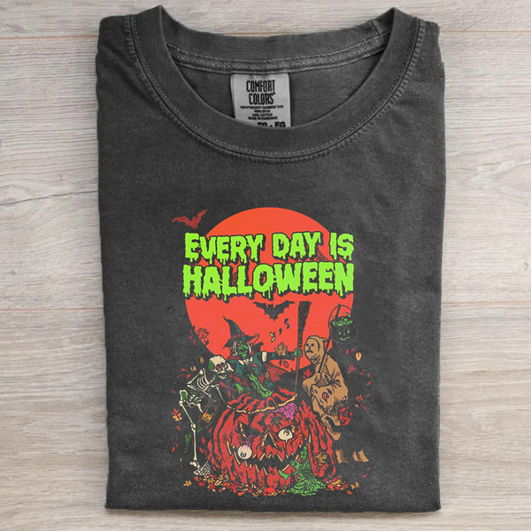 Vintage Halloween Graphic T-shirt